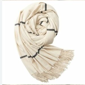 NWT Blanket scarf by Love & Lore. Cream colour with black highlights.